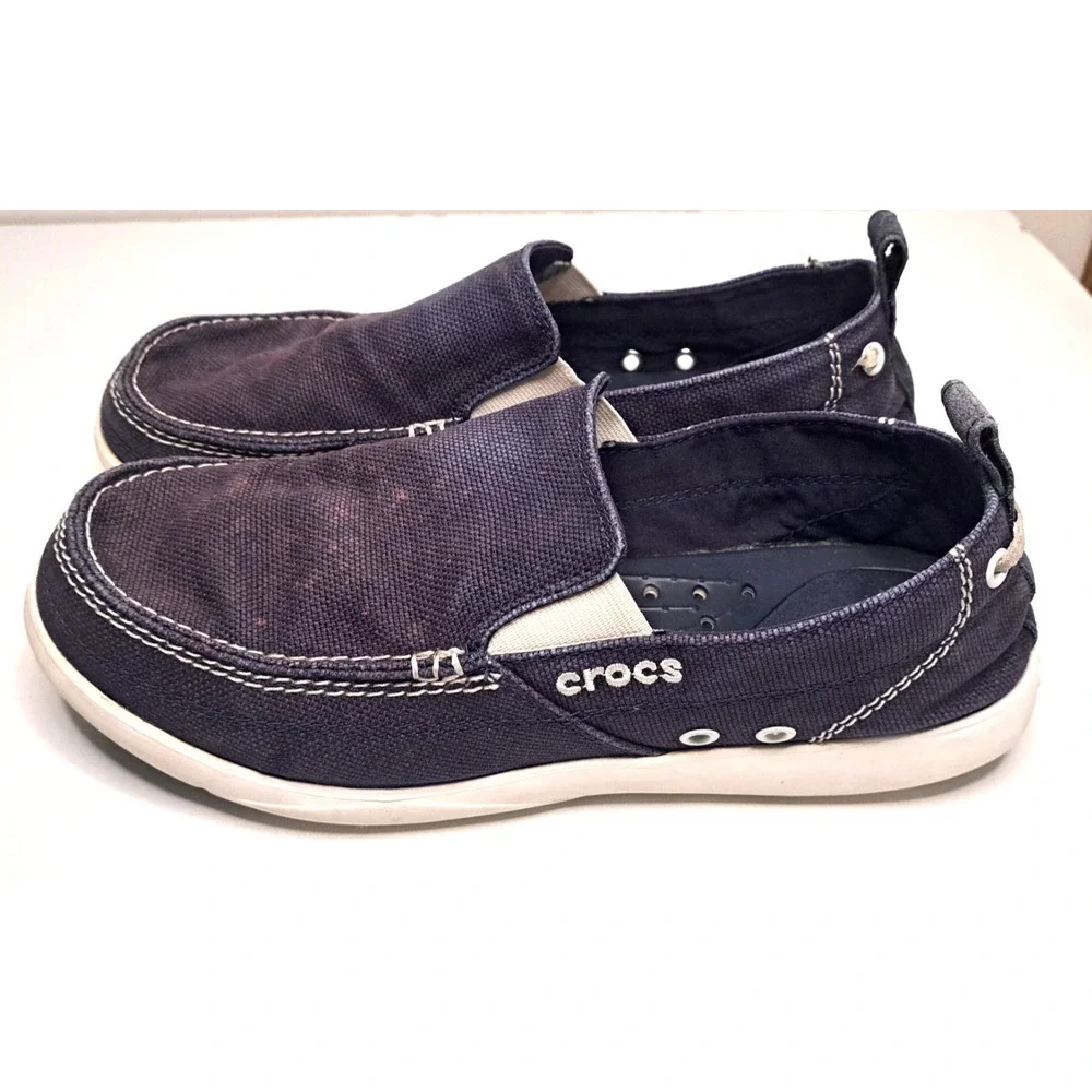 CROCS pair walu